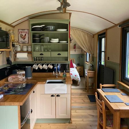 Brook The Shepherd Hut Saltash Exteriör bild