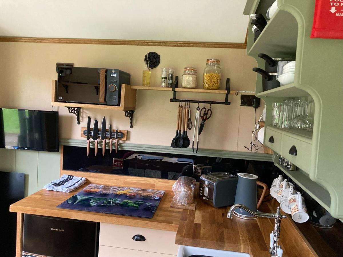 Brook The Shepherd Hut Saltash Exteriör bild
